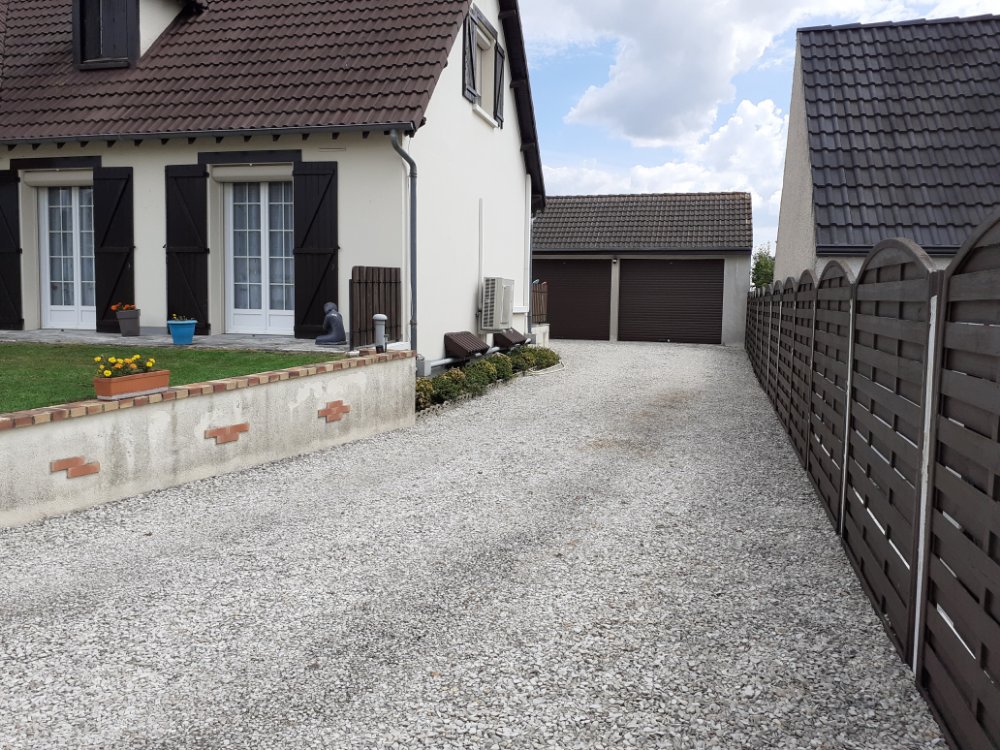 Aire camping-car  Amilly (45200) - Photo 3